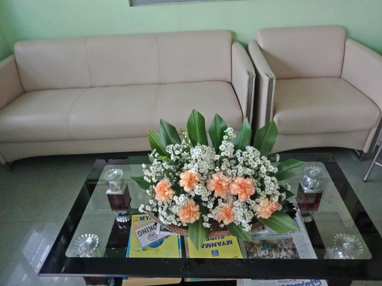 Nay Chi Lin Hotel Pathein ภายนอก รูปภาพ