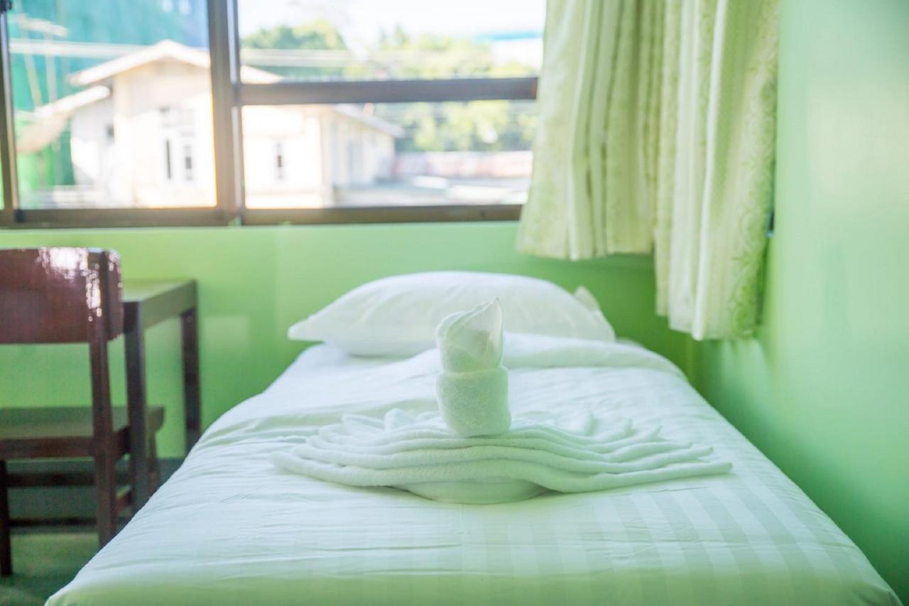 Nay Chi Lin Hotel Pathein ภายนอก รูปภาพ